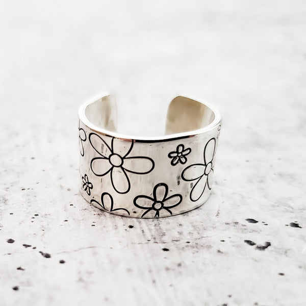 Daisy Ring - Silver Flower Ring with Daisies - Birthday Gift for Daughter - Teen Jewelry - Silver Band Ring for Her - Daisy Flower Jewelry