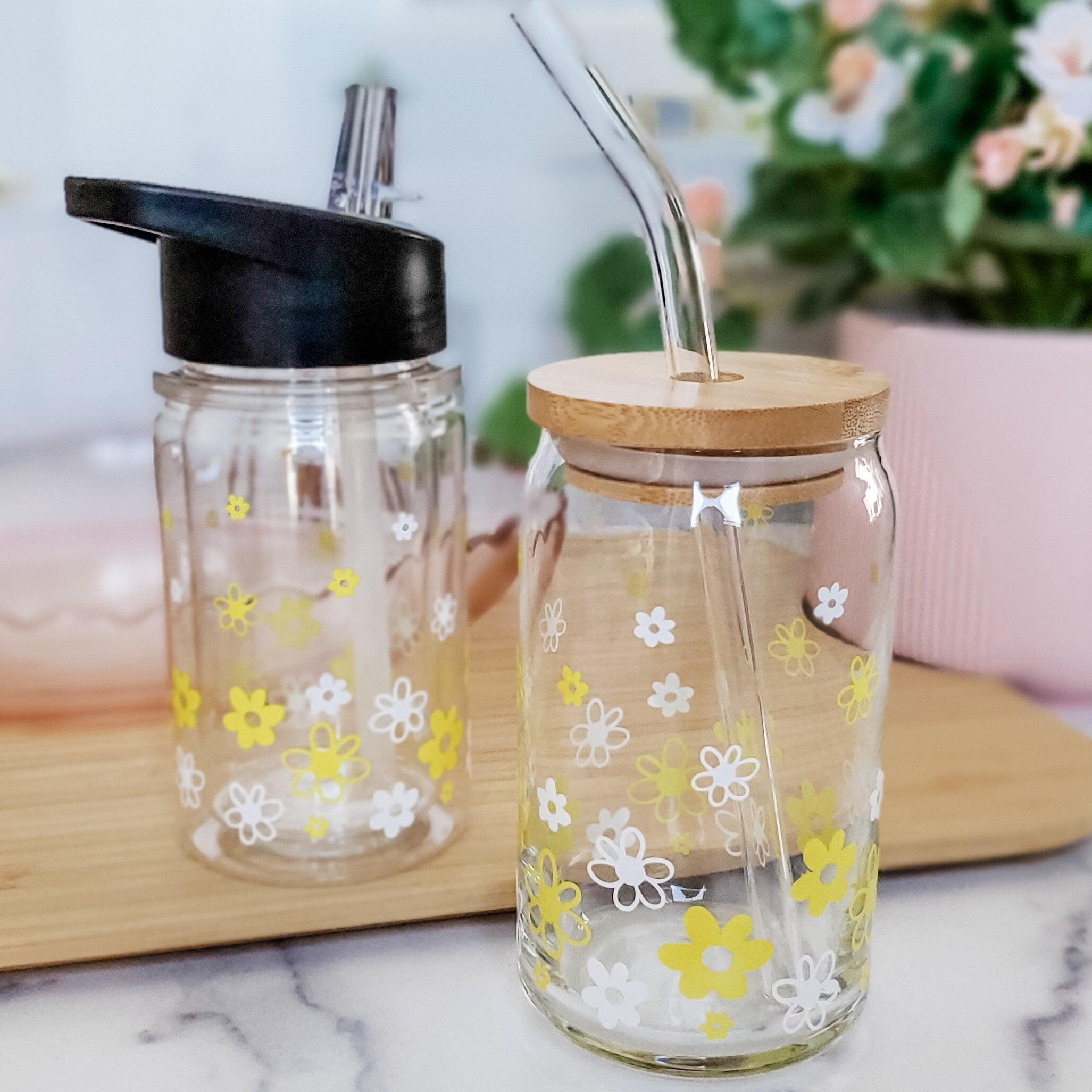 Daisy Cup - Springtime Flowers Glass Can Cup - Flower Glass for Iced Coffee Lover - Outdoor Patio Drinkware for Parties - Gift for Friend