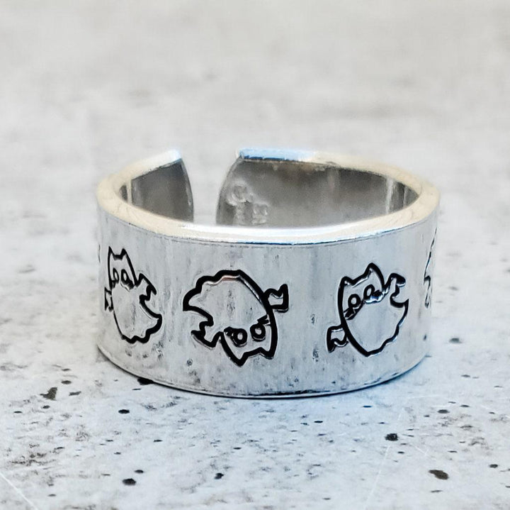 Ghost Cat Halloween Ring - Cute Kitty Ring for Spooky Season - Gender Neutral Cat Ghost Band Ring for Halloween Lover - Silver Ring for Fall