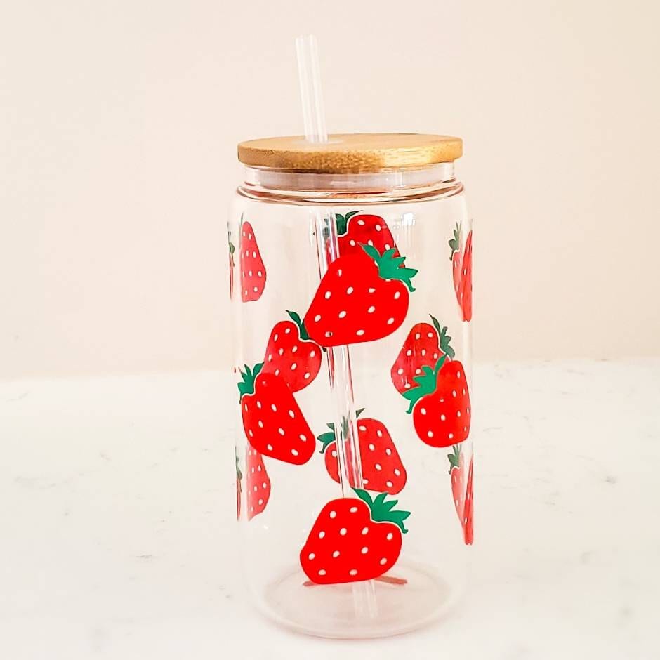 Iced Coffee Cup Can Glass with Lid and Straw 16 oz, Strawberries 🍓