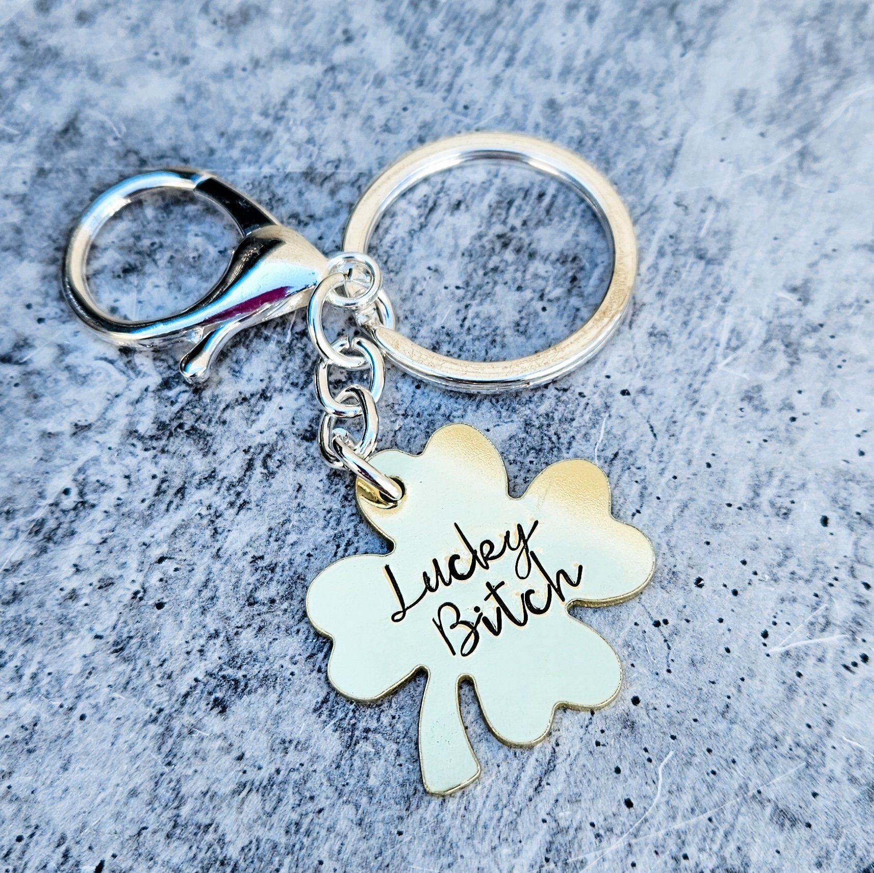 Lucky Daddy Four Leaf Clover Keyring - Lucky Mama St. Patrick's Day Minimalist Keychain Salt and Sparkle